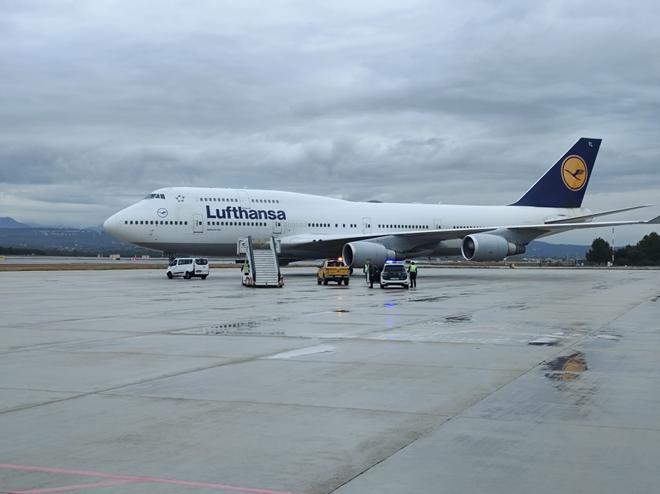 Aterrizaje de emergencia de un jumbo 747 de Lufthansa en Palma.