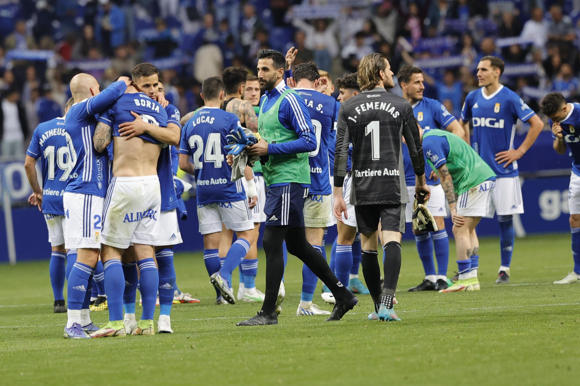 Las imágenes de la celebración por error de los jugadores del Oviedo