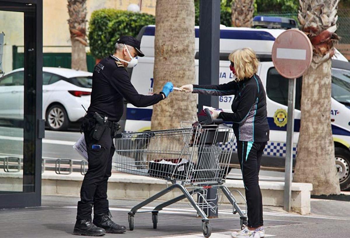 Las fuerzas de seguridad refuerzan los controles tras constatar la llegada de turistas a la provincia pese a la crisis del coronavirus