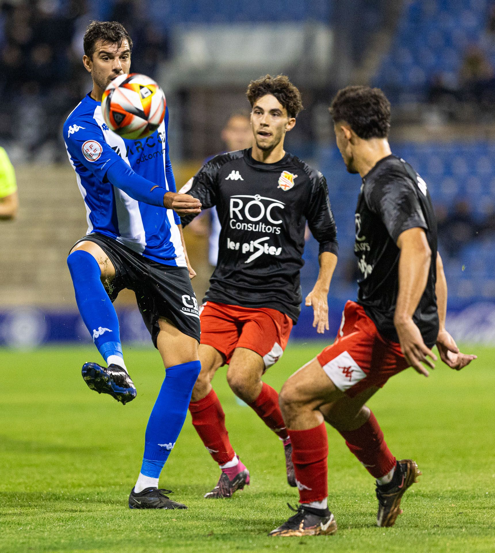 Samu Vázquez da los tres puntos al Hércules