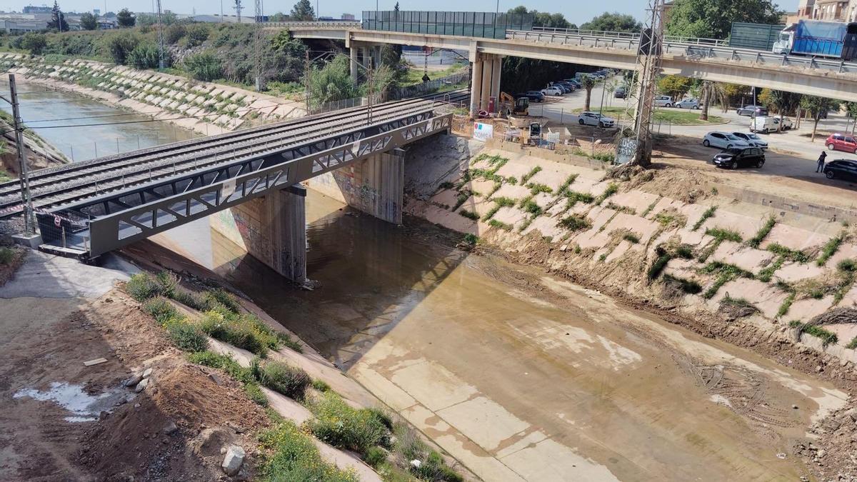 La pasarela peatonal de Massanassa y Catarroja estará en servicio próximamente tras su reconstrucción.