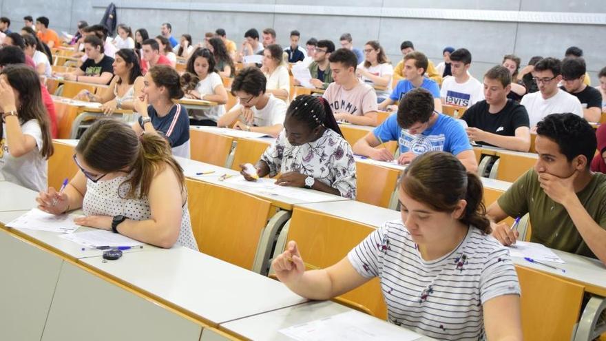 Mascarilla obligatoria para hacer el examen de Selectividad este año