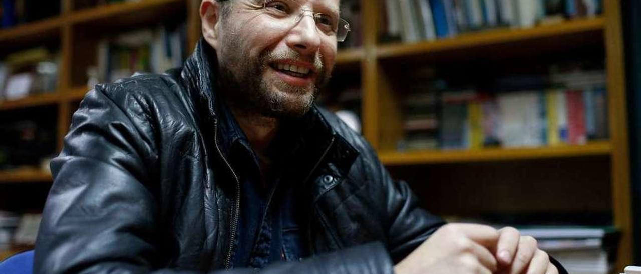 Javier Bueno, en las dependencias del colegio Santo Tomás, situado en la calle González Abarca.