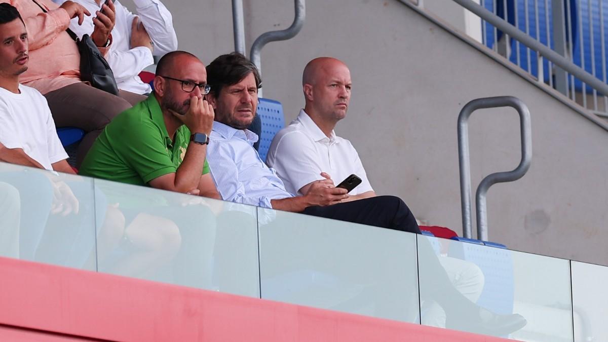 Mateu Alemany y Jordi Cruyff, en el Estadi Johan Cruyff