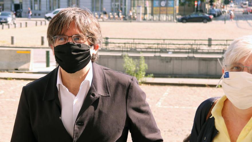 Puigdemont i Ponsatí a la seva arribada al Palau de Justícia de Brussel·les el juny passat
