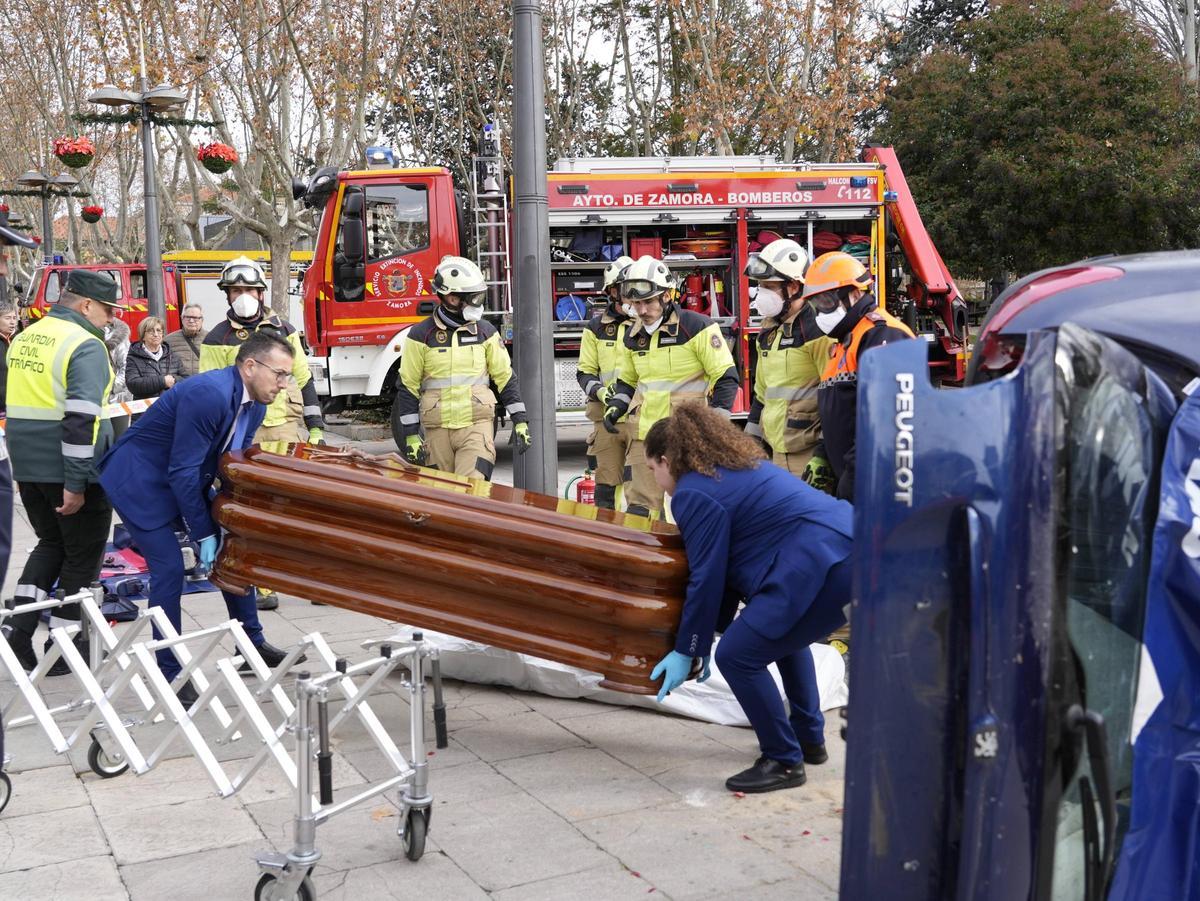 Simulacro de accidente en La Marina