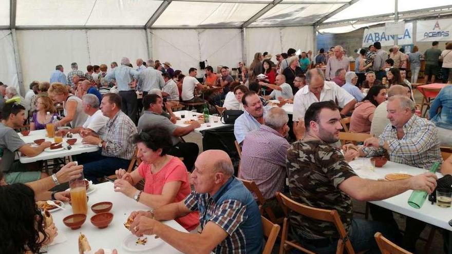 Una vista de la última edición de la Festa da Mazá e da Sidra de Santomé. // S.A.