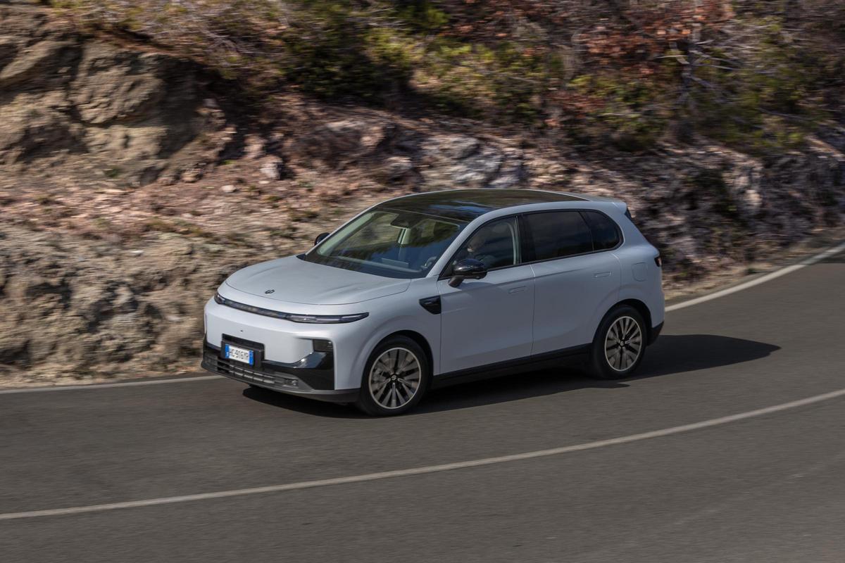 El nuevo Leapmotor B10 conquista el segmento C-SUV con sus versiones 100% eléctrica B10 BEV y híbrida B10 REEV Hybrid
