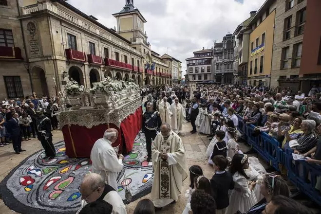 Un Corpus muy político: este fue el deseo del Arzobispo de Oviedo para los nuevos gobiernos municipales