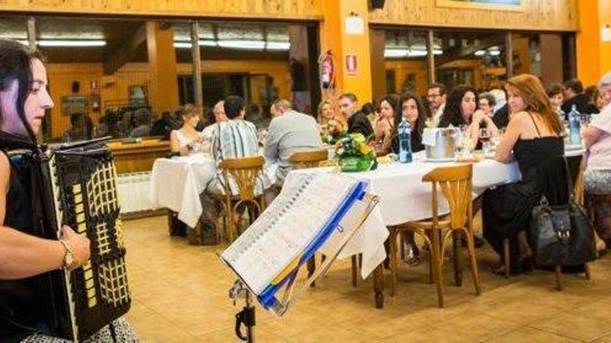 Sopar de la Nit de la Cultura de l&#039;any passat, un dels actes destacats de la Setmana Cultural del Roser