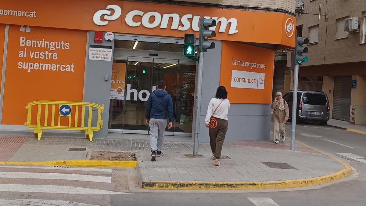 Consum vuelve a abrir su tienda de Sedaví, una de las más afectadas por la dana.