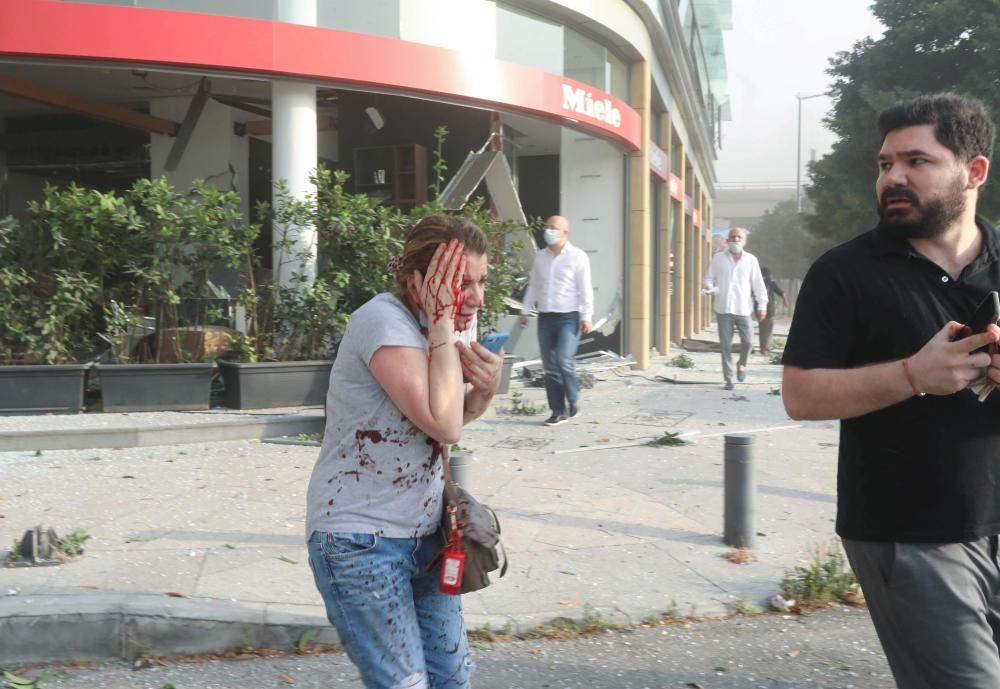 Fuerte explosión en un almacén de Beirut.