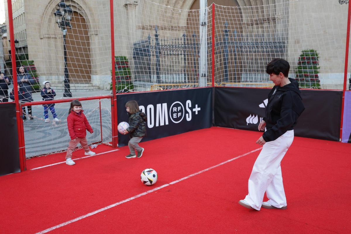 ¡Búscate en la 'fan zone' de la Supercopa de España Femenina en Castellón!