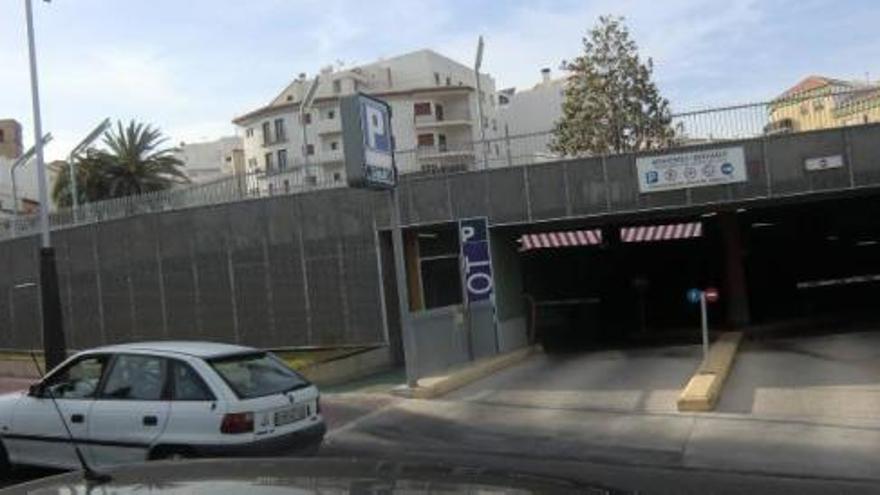 En Xàbia el Ayuntamiento rescató en 2010 los dos parkings construidos por Ecisa. Uno es del del Portal del Clot &amp;ndash;en la imagen&amp;ndash;, y el otro es el de la plaza de la Constitución.