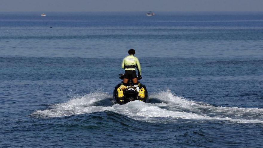 A qué multa te enfrentas si cometes una infracción con una moto de agua en Ibiza