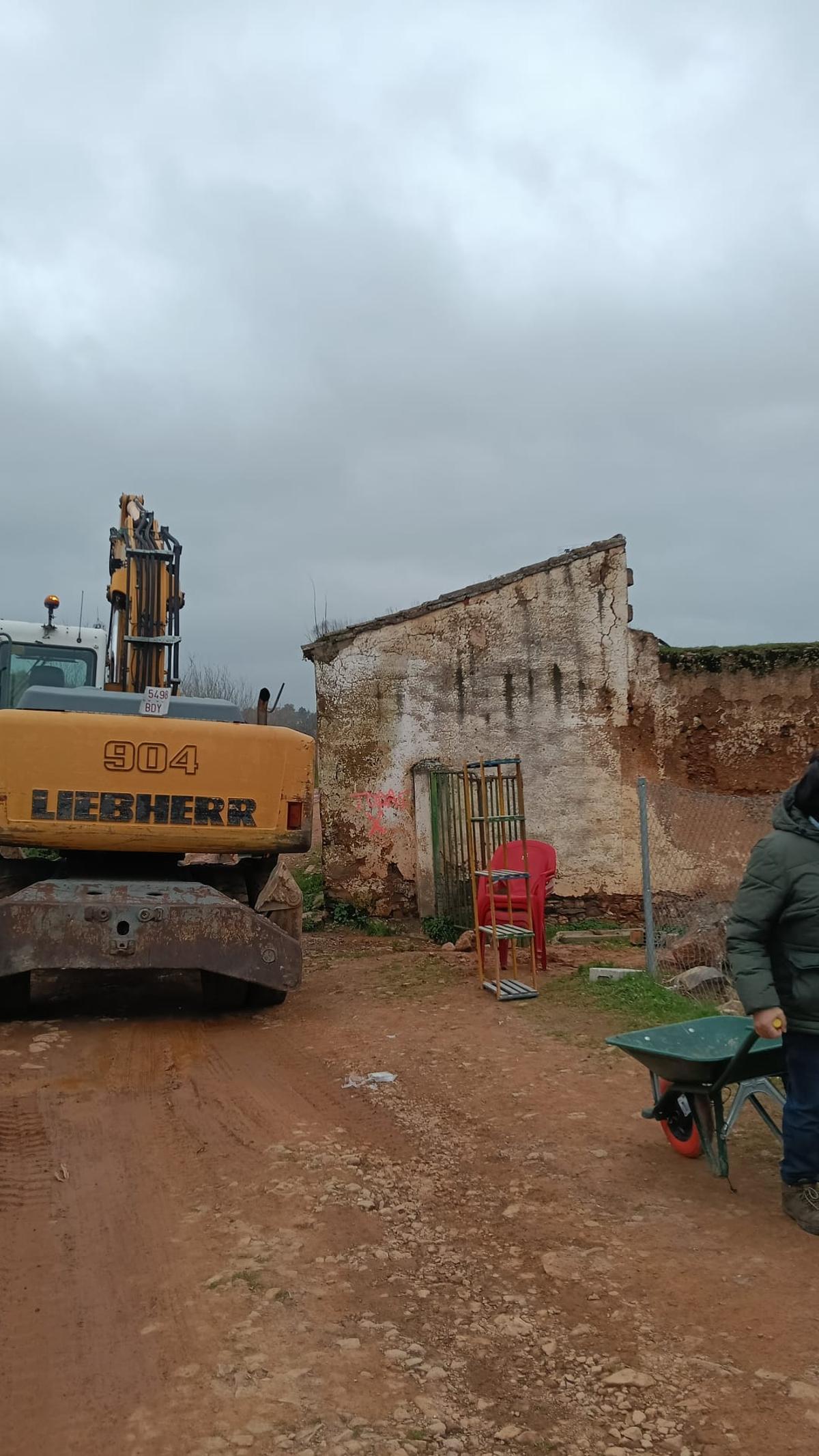 Galería | Comienzan los derribos en la calle Alto de Fuente Fría de Cáceres