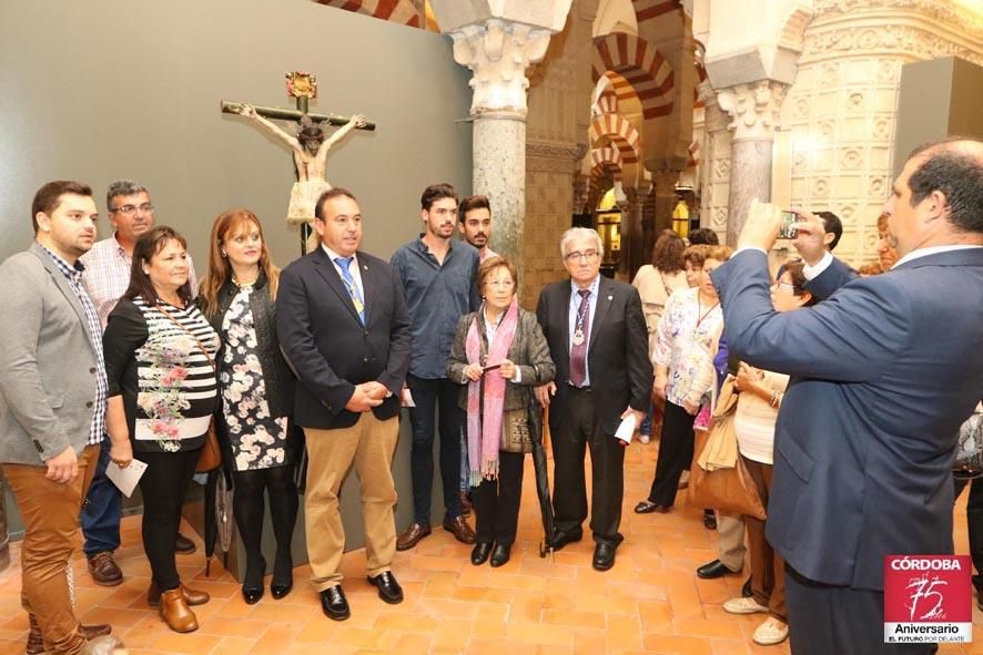 FOTOGALERÍA / La Vera Cruz muestra en la Mezquita Catedral su patrimonio