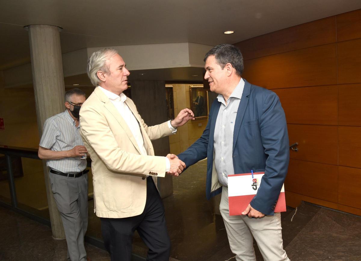 Jorge Azcón y Joaquín Palacín, tras las elecciones autonómicas de mayo de 2023 en Aragón.