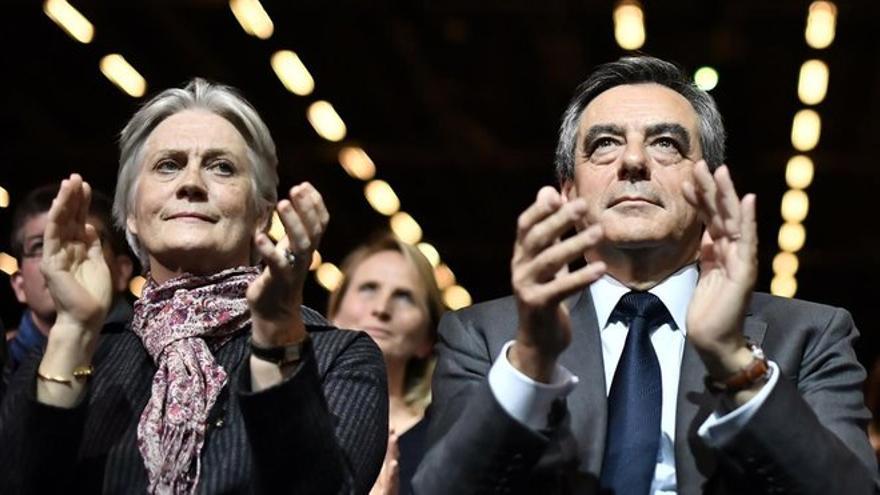 El exprimer ministro francés François Fillon será juzgado por los supuestos empleos ficticios