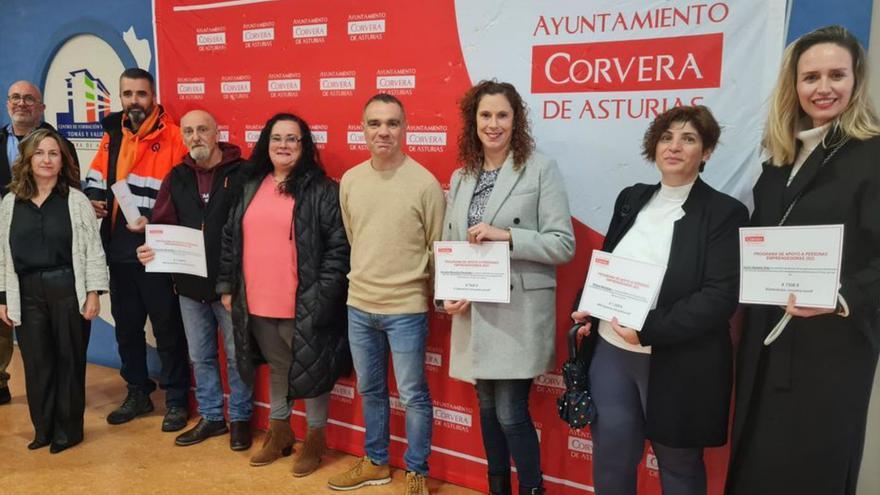 Seis nuevos emprendedores de Corvera reciben ayuda municipal para su actividad