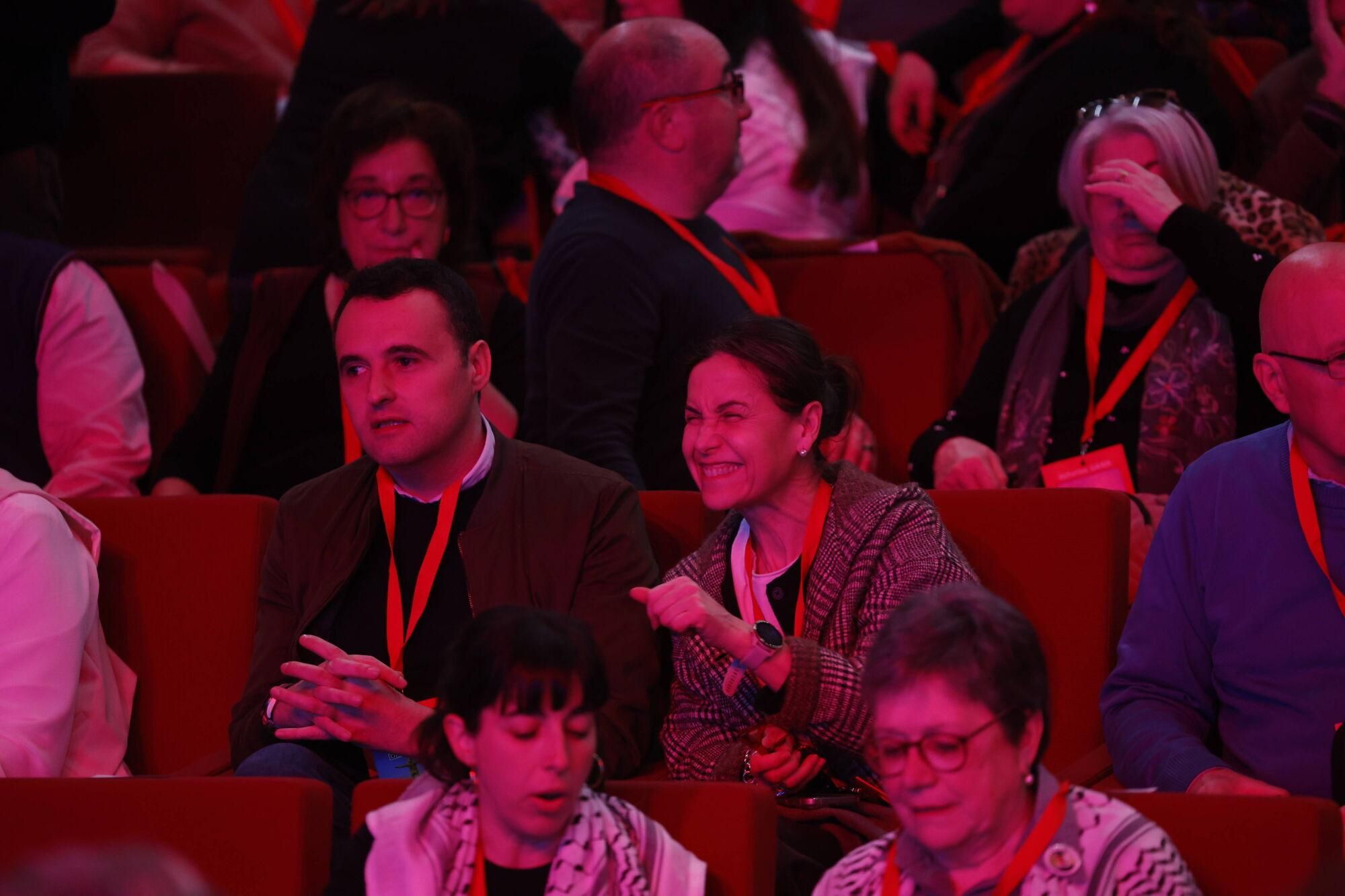 EN IMÁGENES: Pedro Sánchez y Adrián Barbón abren el congreso del PSOE asturiano