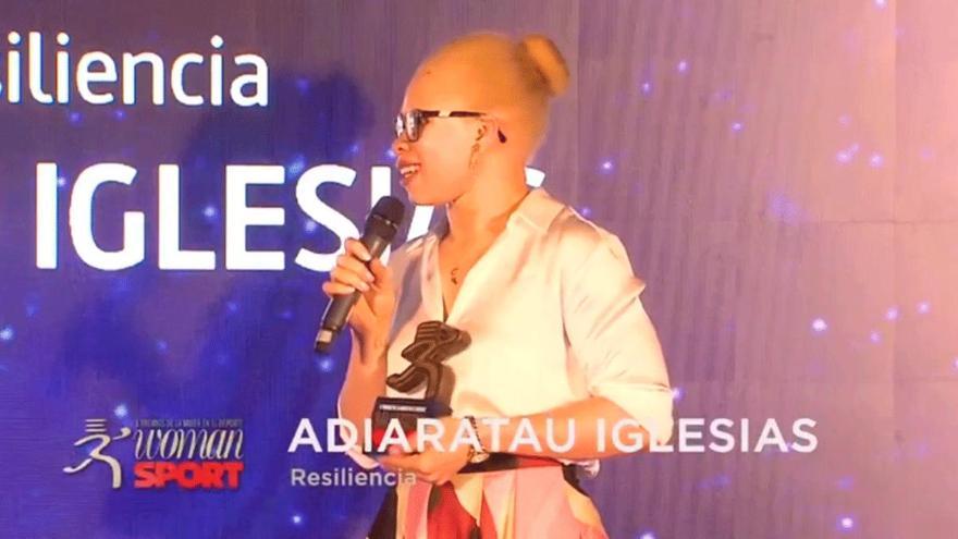 Adiaratou Iglesias recoge el Premio Resiliencia en la Gala Woman SPORT