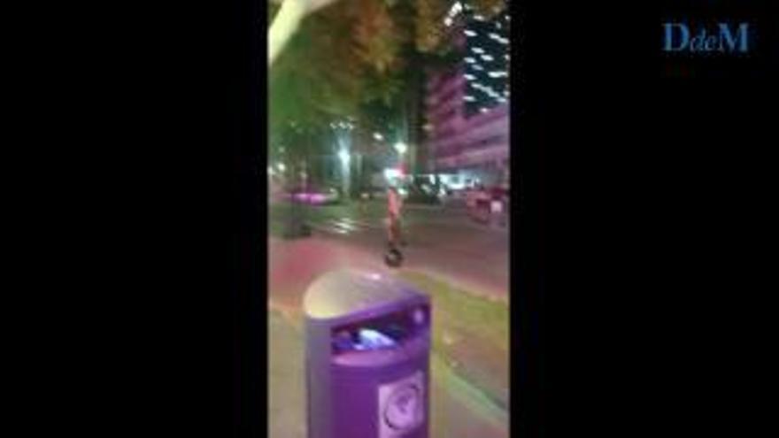 El show de un turista borracho y desnudo en Magaluf