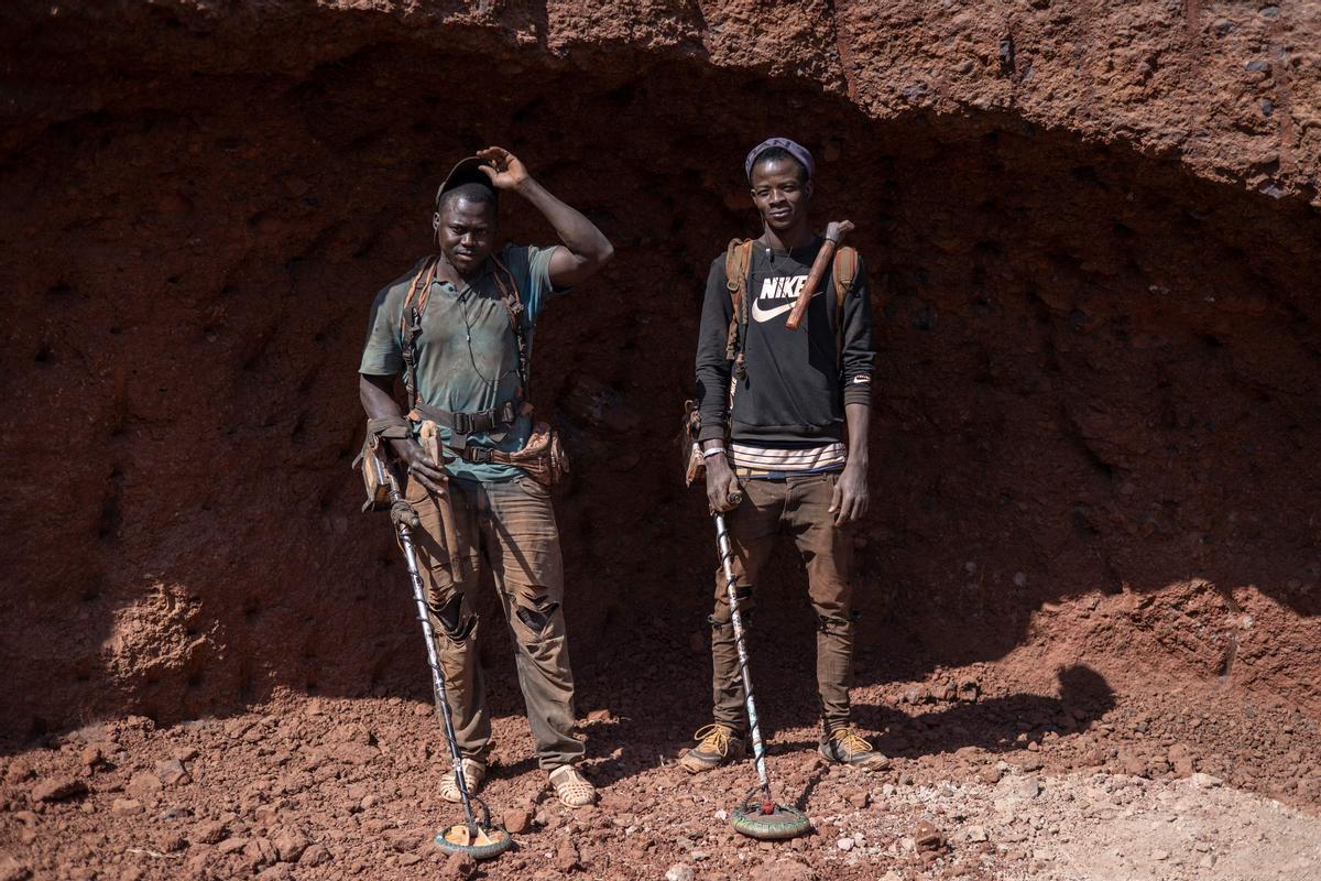 La minería artesanal de oro en Senegal. Karakaene y Bantakokouta son sitios de extracción de oro en el sureste de Senegal