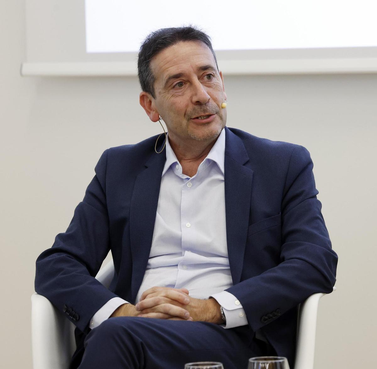 Vigo (Zona Franca, C.Areal). Jornada de Prensa Ibércia y Faro de Vigo sobre "Vigo, epicentro de la Fotónica en España", y robótica. Mesa Redonda: âEl efecto tractor de la planta de fotonesâ- Francisco DÃaz, CEO de Sparc- Javier Ponce, director general de la Sociedad Española para la Transformación Tecnológica (SETT)- Jimena GarcÃa â Romeu, CEO de Alcyon Photonics- Marta Castro, responsable de Micro-Nanoelectrónica y Fotónica de Gradiant