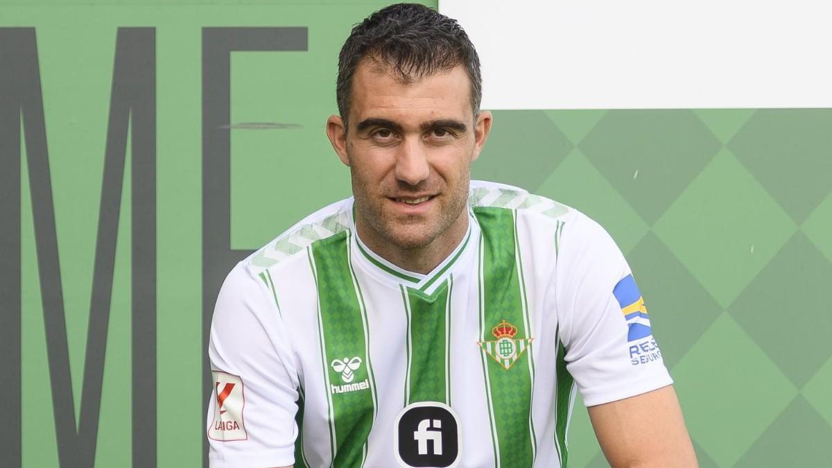 Sokratis en su presentación con el Betis