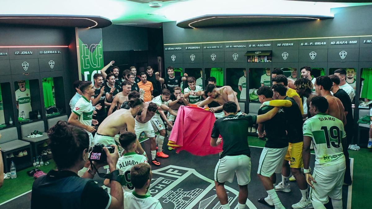 Así fue la fiesta de Champions del Elche: del torero Mir a la arenga de ...