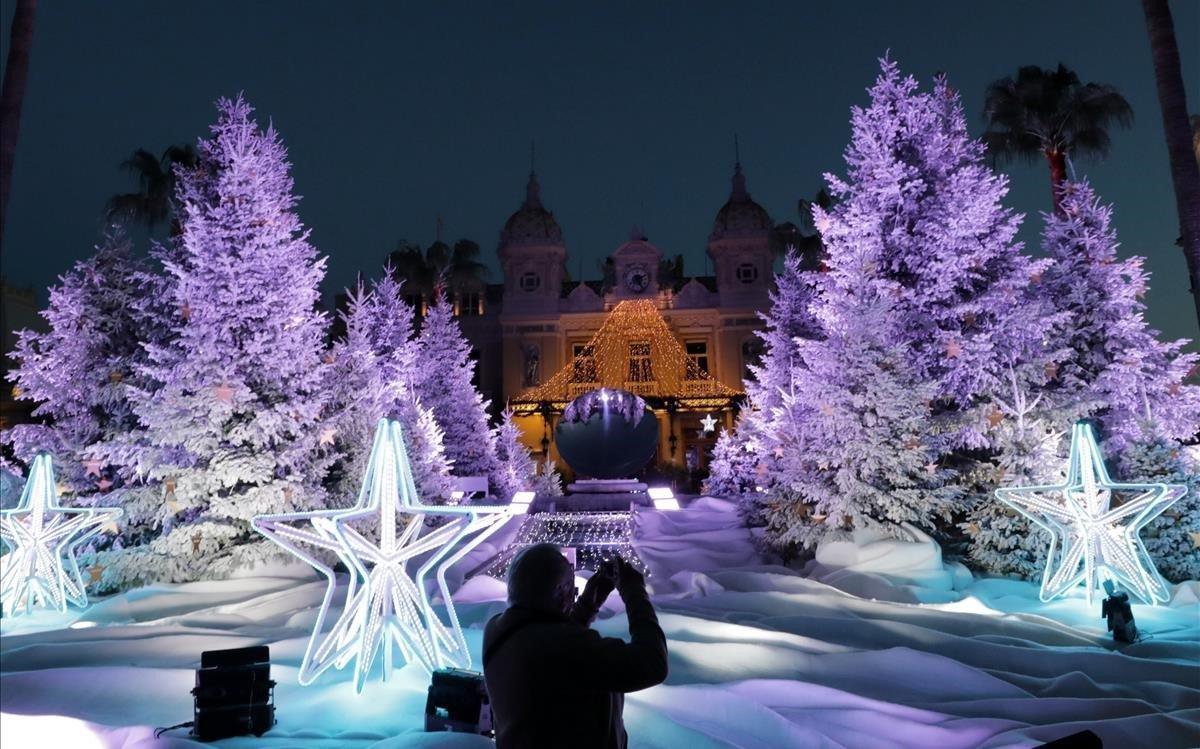 Árboles de navidad en el Casino de Monte Carlo.