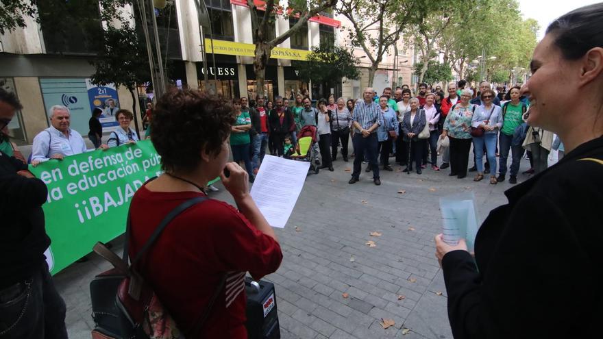 Más de 400 personas piden en Córdoba bajar la ratio de estudiantes