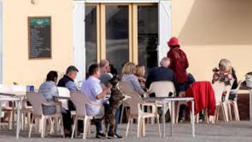 Una terraza de un bar.