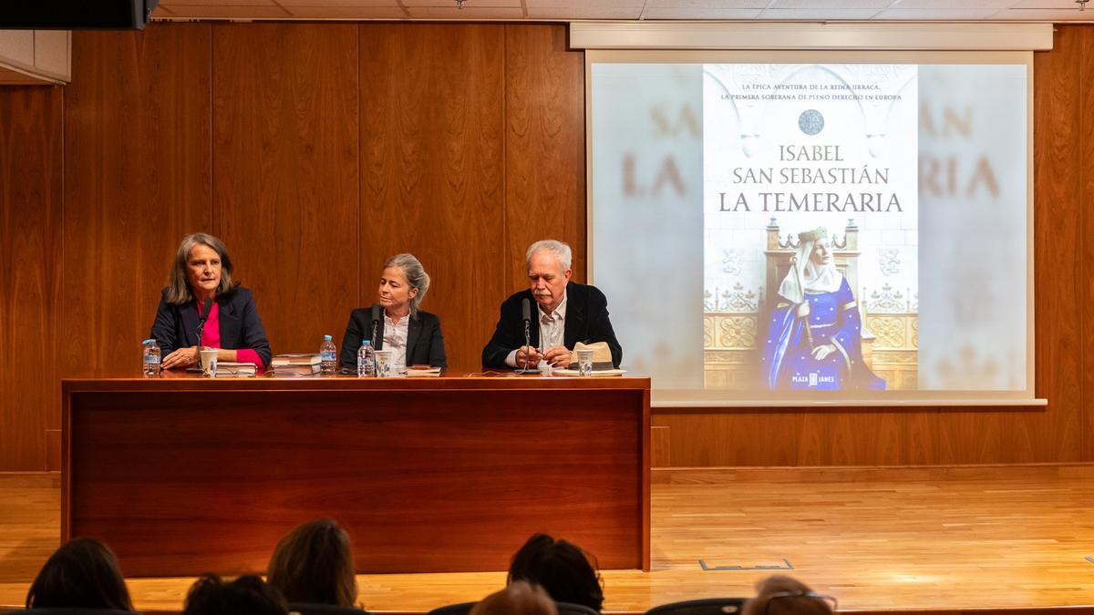 Los literatos Isabel San Sebastián y Antonio Pérez Henares eligen Pozuelo para presentar sus novelas
