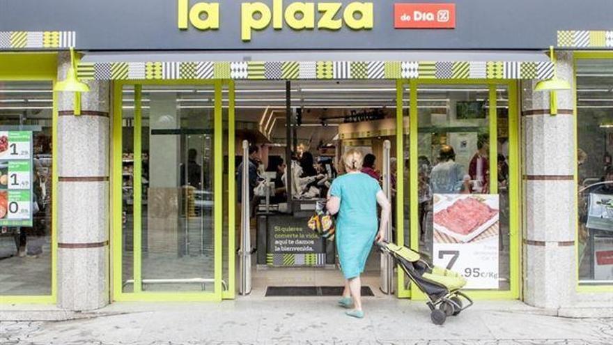 El supermercado El Árbol pasa a ser La Plaza
