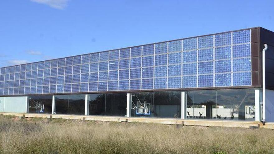 Moncofa activará las placas solares del polideportivo, tras 14 años sin uso
