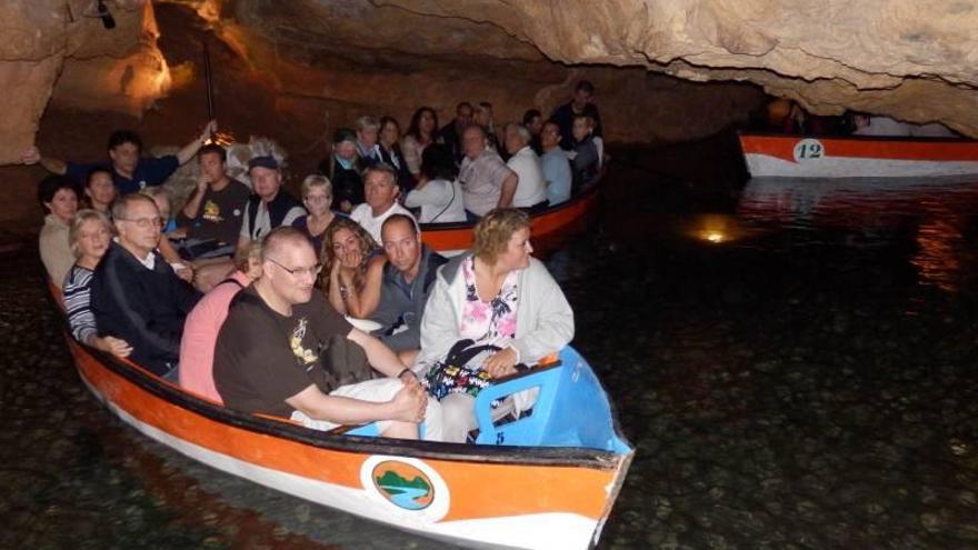 Les Coves de la Vall celebran San Valentín con visitas tematizadas