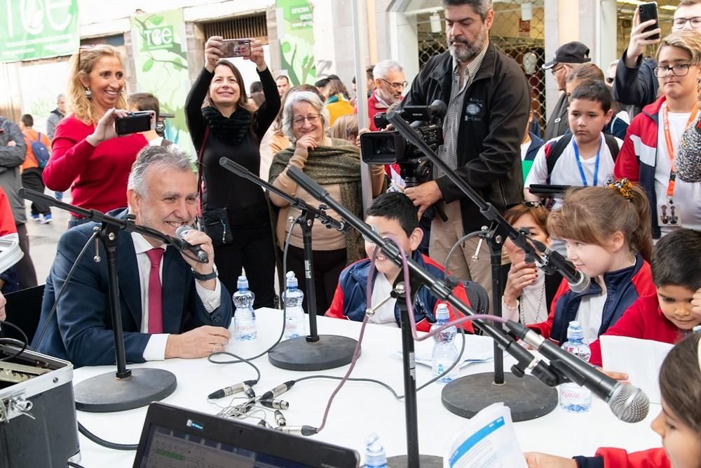 Ángel Víctor Torres participa en el evento 'De Palique, Tu radio en la calle'