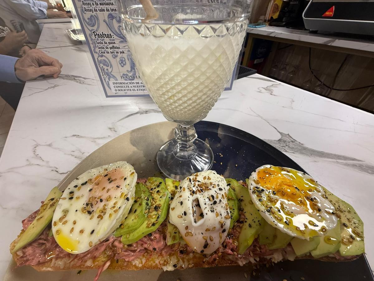 Desayuno Escarlata.