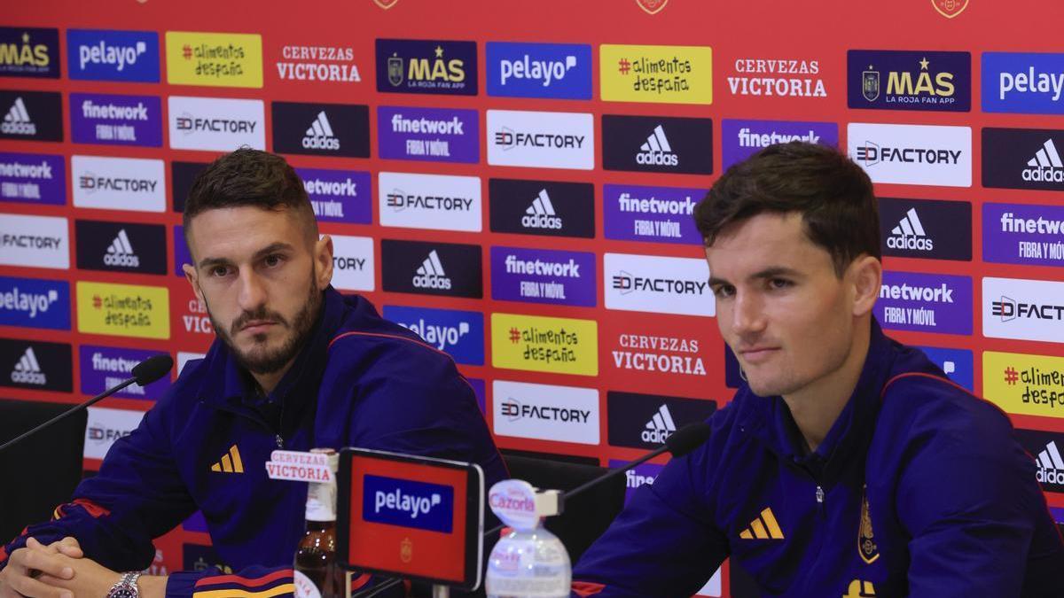 Koke y Guillamón, en la rueda de prensa de la selección española de fútbol.