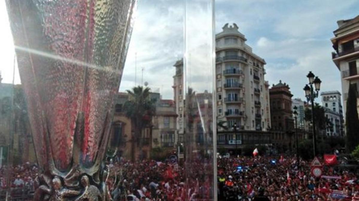 El Sevilla festejó la Europa League con una rúa por la ciudad