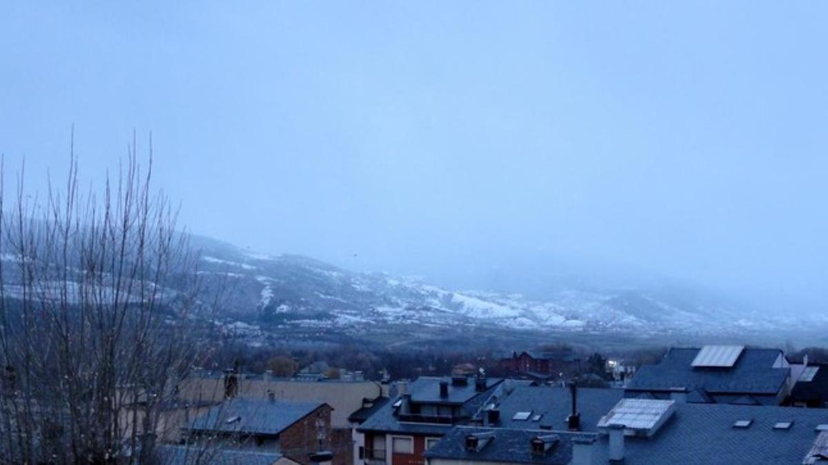 Paisatge nevat, des de Puigcerdà.