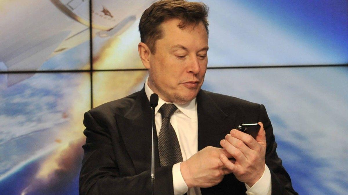 Elon Musk tiene un problema con la libertad de expresión en Twitter.