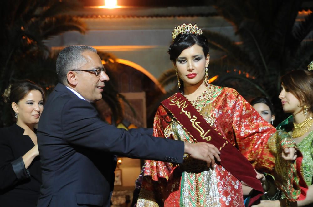 Marruecos - Todos los años, en el mes de junio, los vecinos de la ciudad de Sefrú celebran durante tres días la belleza natural y la riqueza cultural de su comarca, simbolizadas por la cereza y la elección de la nueva Reina de las Cerezas del año.