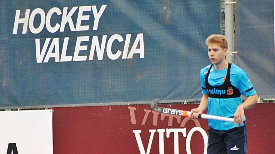 César Curiel debuta con la selección española.