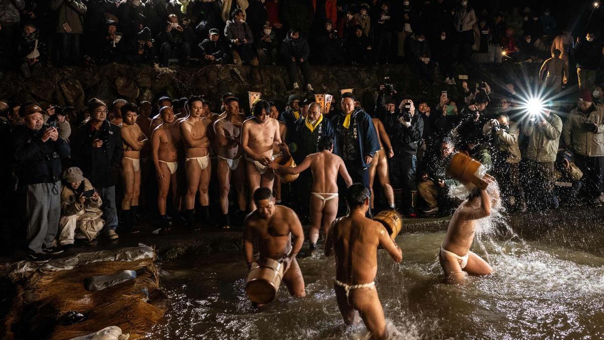 Ritual Sominsai, ampliamente considerado como uno de los festivales más extraños de Japón