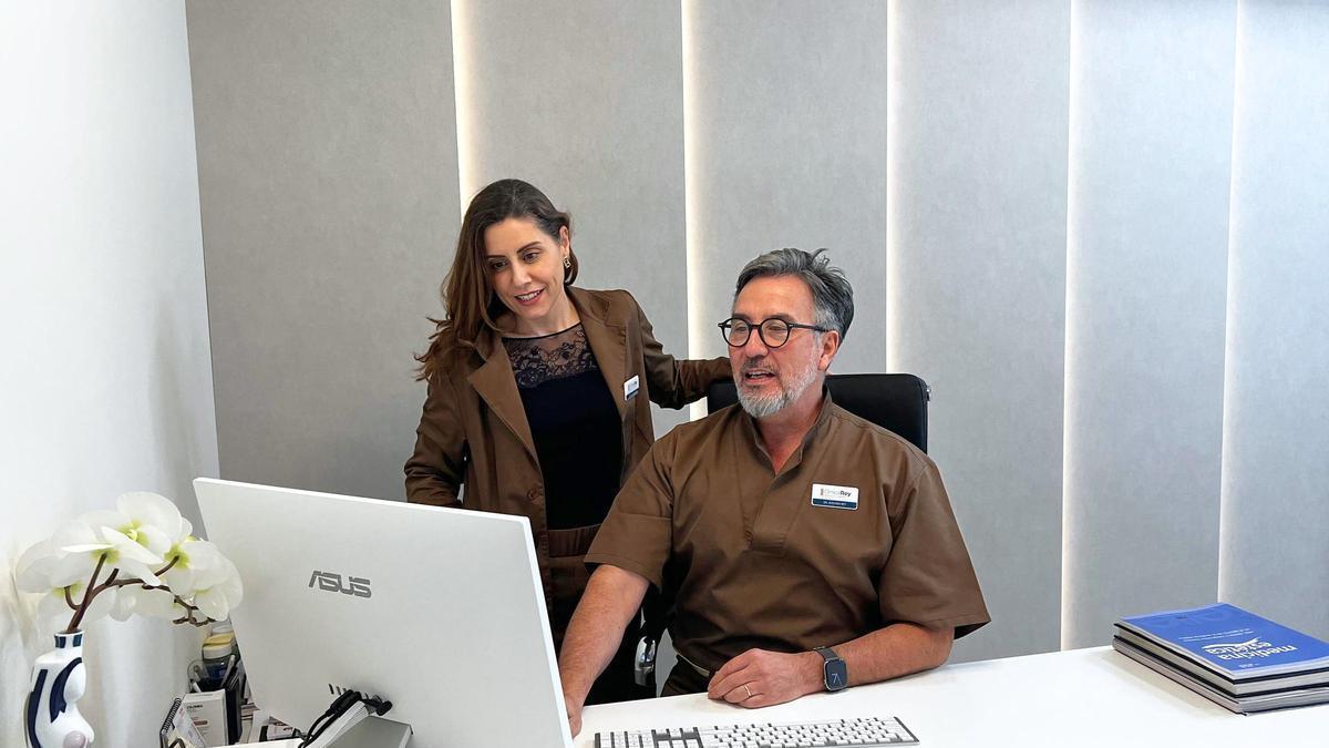 Dr. Avelino Rey y la Dra. Laura Segura, Director y Subdirectora de Clínica Rey.