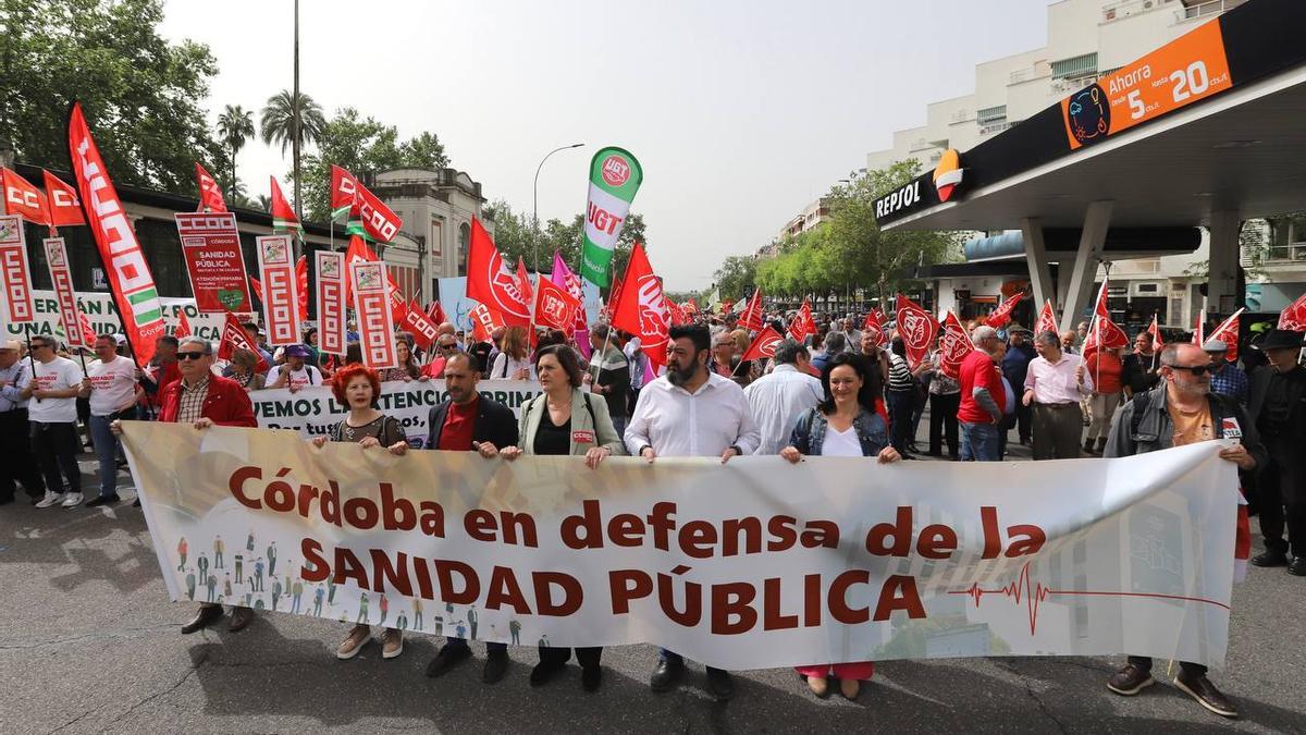 Las imágenes de la manifestación en Córdoba en defensa de la sanidad pública