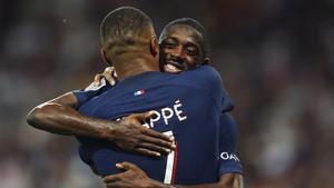 Mbappé y Dembélé, celebrando un gol con el PSG